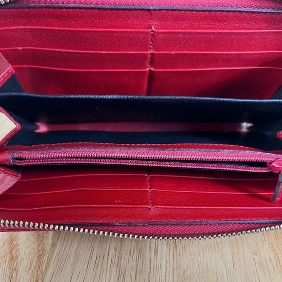 Gucci Red Leather Microguccissima Zip Around Wallet - Picture 11 of 13